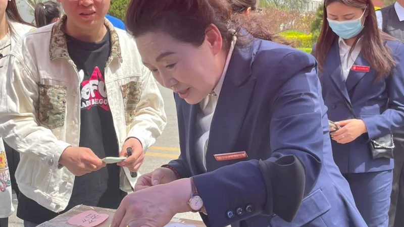 行业现状：定制服务市场日益细分，专业能力成为关键